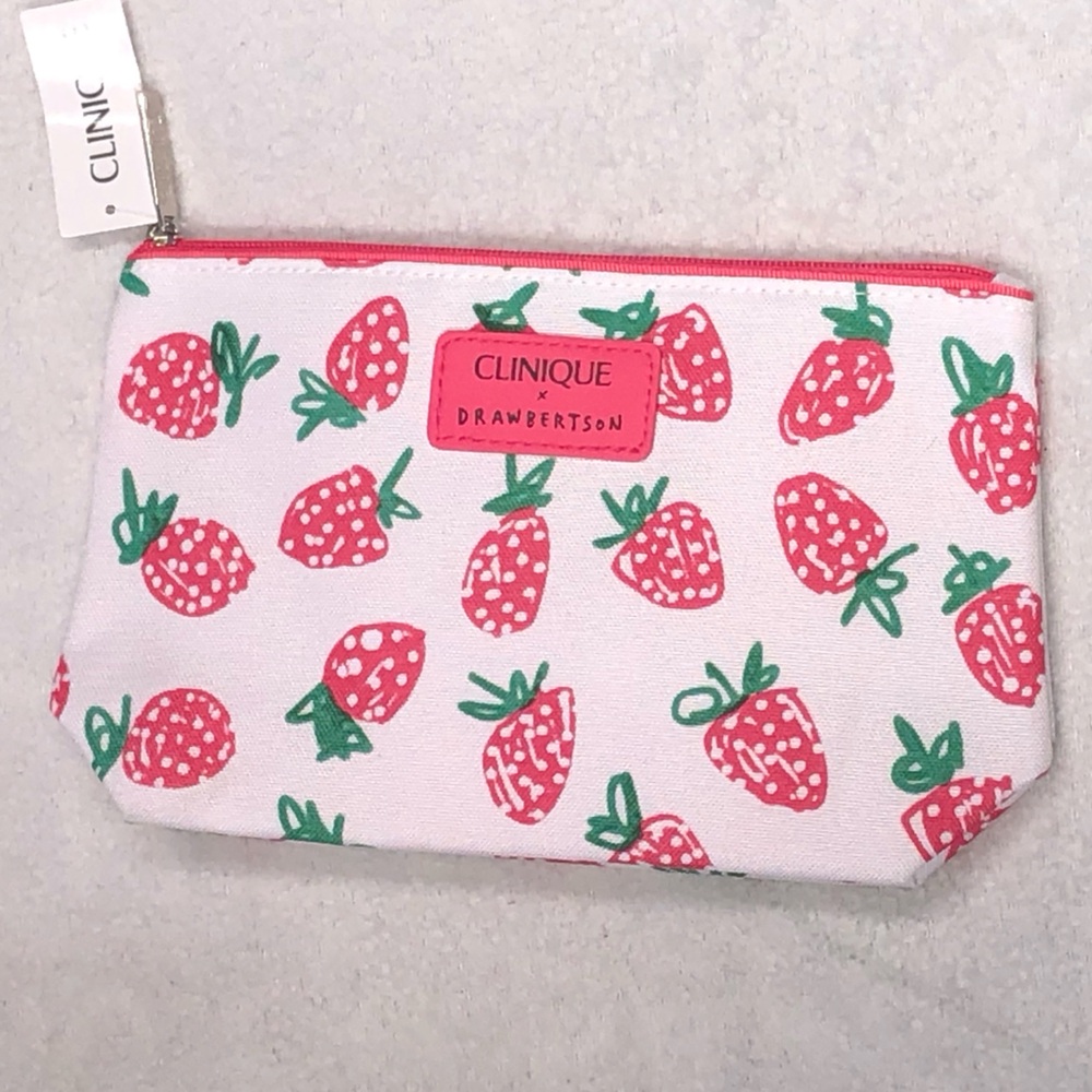 Clinique NWT Strawberry Accessory Bag With Zip Closure